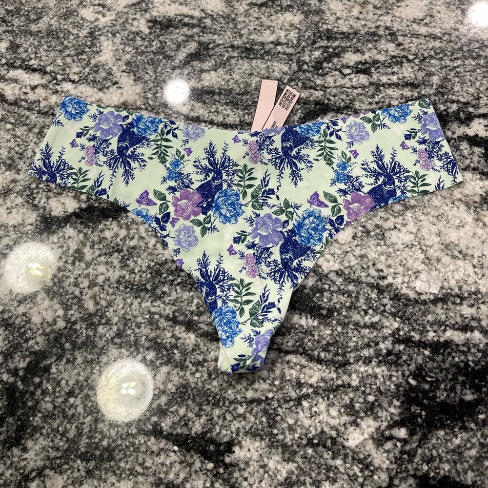 Victoria’s Secret panty thong LARGE
